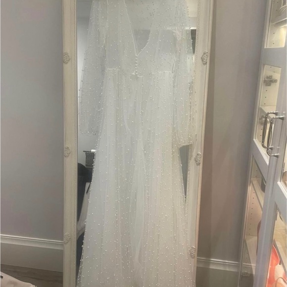 Voir Bridal Robe Size Medium - Picture 3 of 3